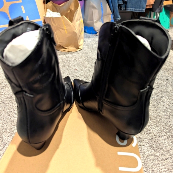 JustFab Whitley Western Bootie - Picture 4 of 4